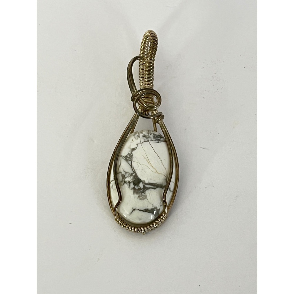 Unbranded Howlite Pendant  Silver Tone Wire Wrapped Handmade Stone